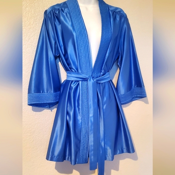 💚5/$25 That Look Blue Satin Nylon Belted Short Robe With Pockets Size Small - Picture 3 of 7